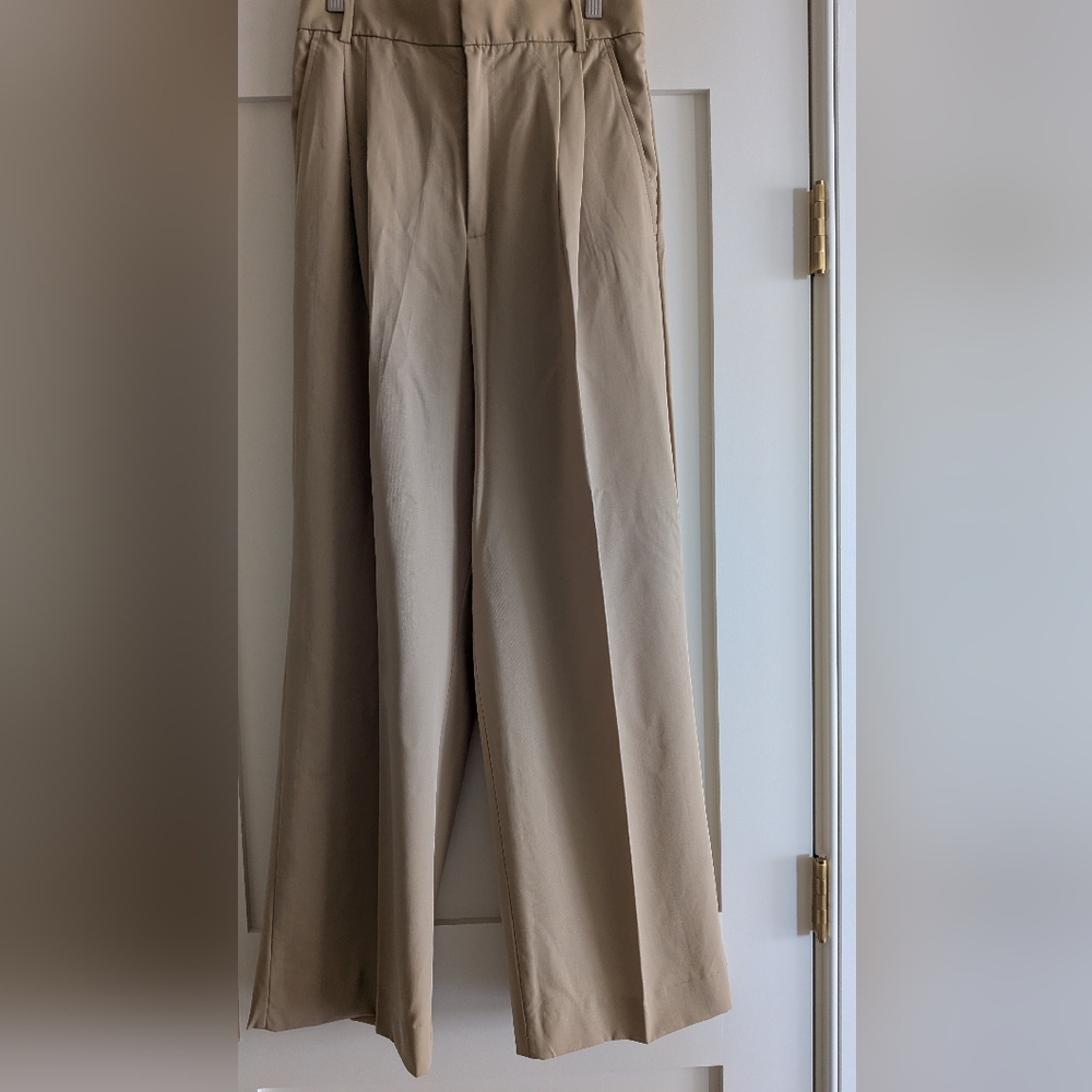 Banana Republic Women's Pleated Pants Size 10